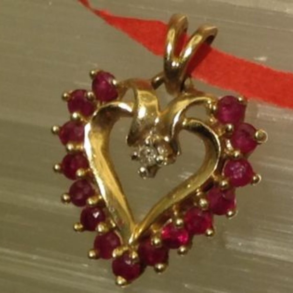 10k Solid Yellow Gold Ruby Heart - image 5